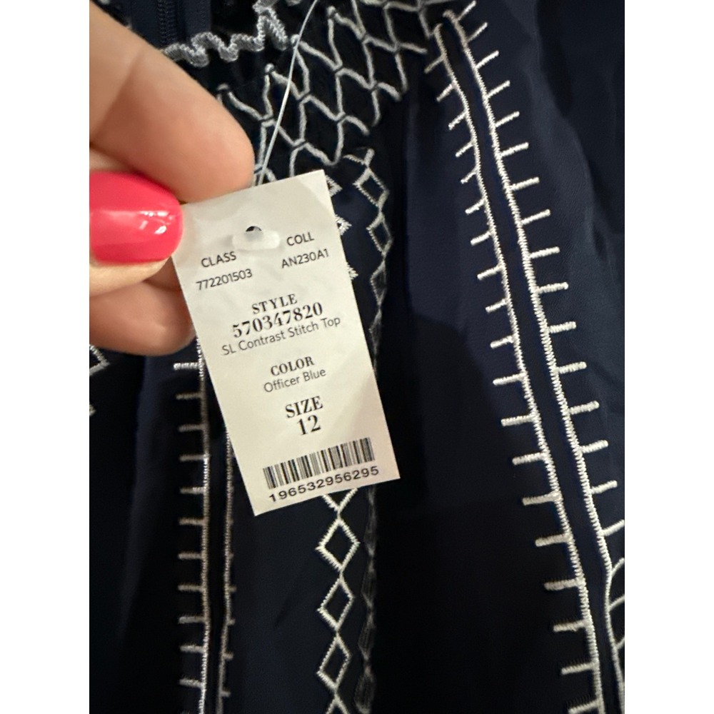 White House Black Market Navy Blue Contrast Stitch Smocked Top  Sz 12 NWT - Picture 4 of 7